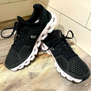ON RUNNING Cloudswift Running Shoe - Women’s size 9 Black/Rock.